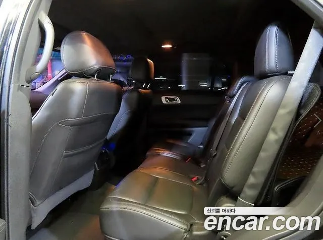 Ford Explorer — интерьер