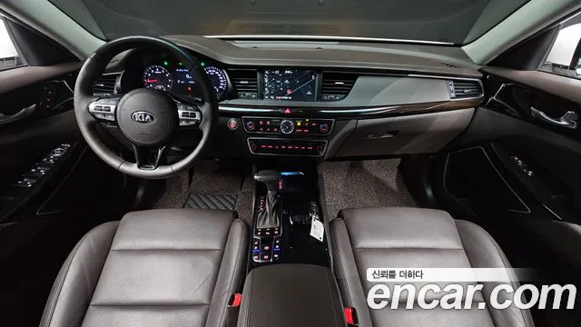 Kia K7 — интерьер