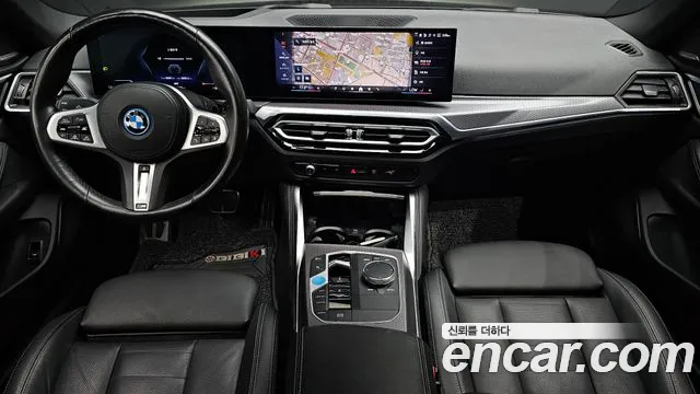 BMW i4 — интерьер