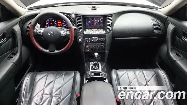 Infiniti FX — интерьер