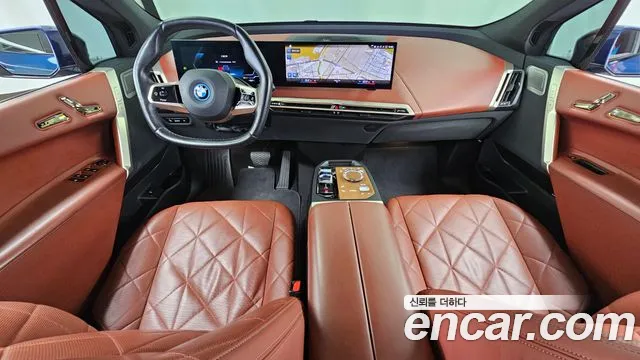 BMW iX — интерьер