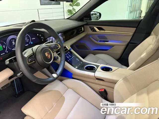Porsche Taycan — интерьер