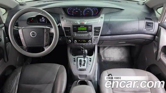 KG Mobility Korando — интерьер