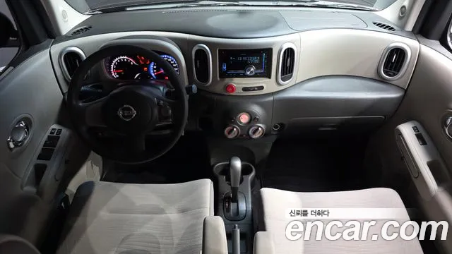 Nissan Cube — интерьер