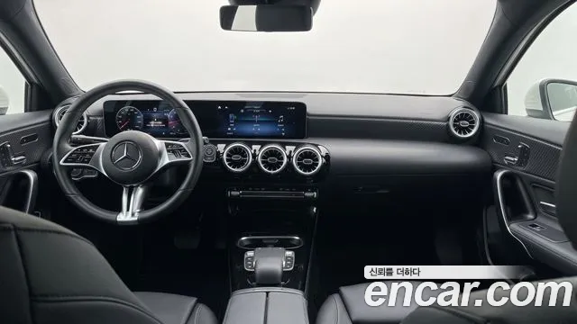 Mercedes-Benz A-класс — интерьер