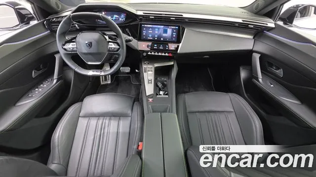 Peugeot 408 — интерьер