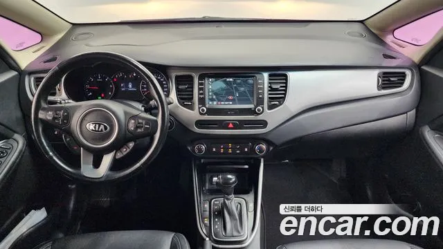 Kia Carens — интерьер