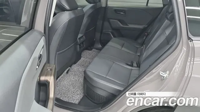 Toyota RAV4 — интерьер
