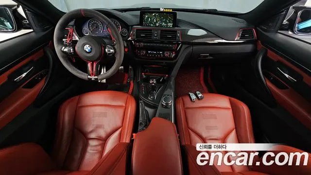 BMW M4 — интерьер