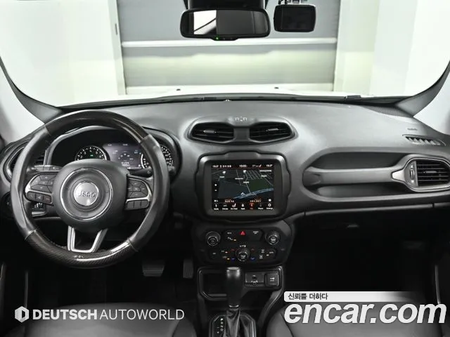 Jeep Renegade — интерьер