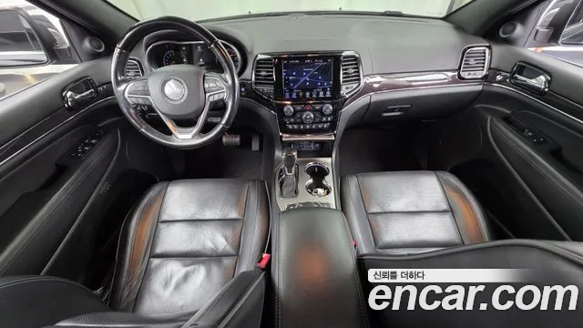 Jeep Cherokee — интерьер