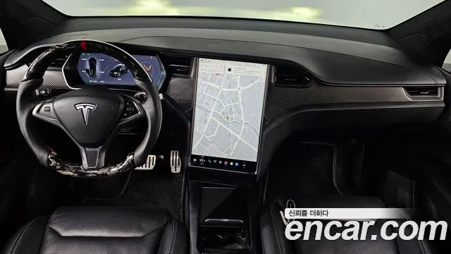 Tesla Model X — интерьер