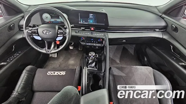 Hyundai Elantra — интерьер