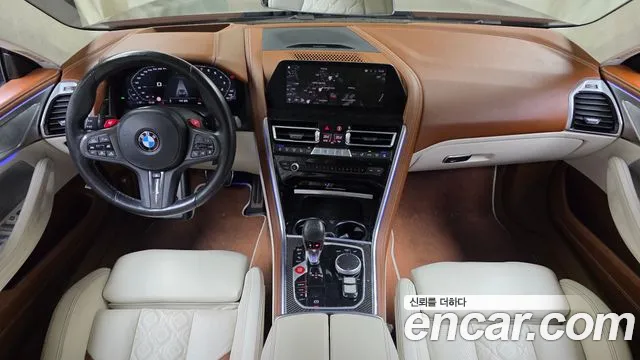 BMW M8 — интерьер