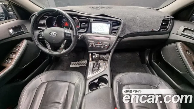 Kia K5 — интерьер