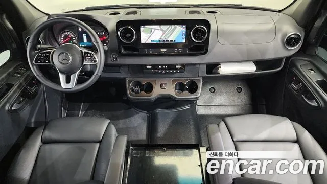 Mercedes-Benz Sprinter — интерьер