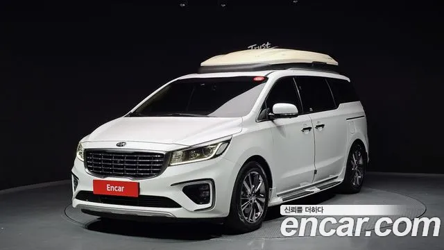 Kia Carnival — экстерьер