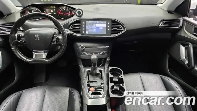 Peugeot 308 — интерьер