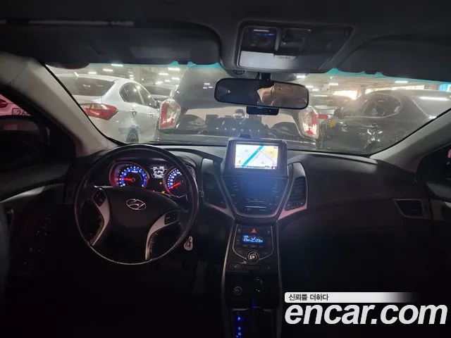 Hyundai Elantra — интерьер