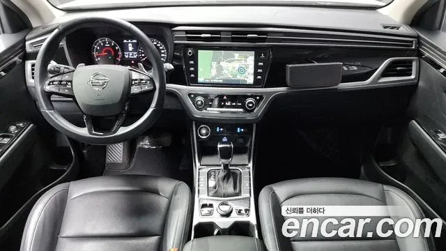 KG Mobility Korando — интерьер