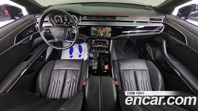 Audi A8 — интерьер
