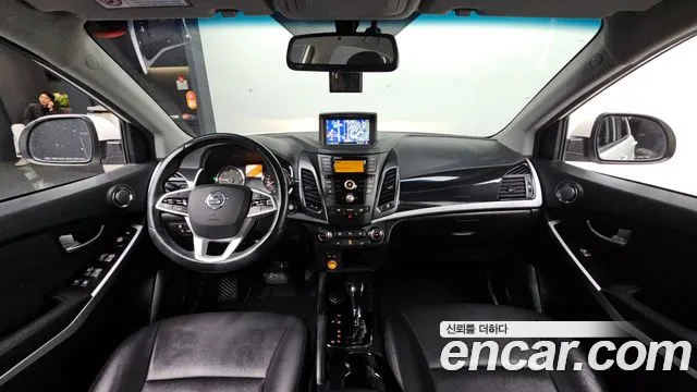 KG Mobility Korando — интерьер