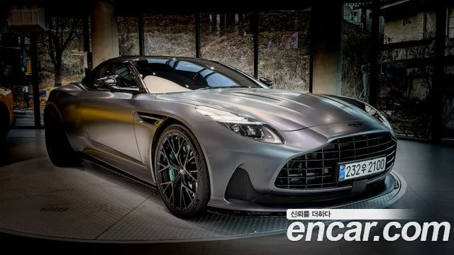 Aston Martin DB12