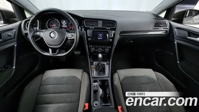 Volkswagen Golf — интерьер
