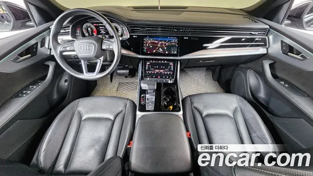 Audi Q8 — интерьер