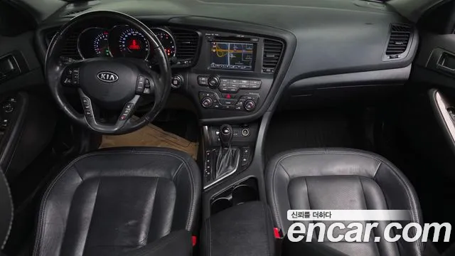 Kia K5 — интерьер