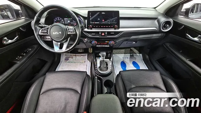 Kia K3 — интерьер