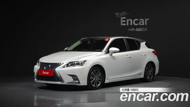 Lexus CT200h