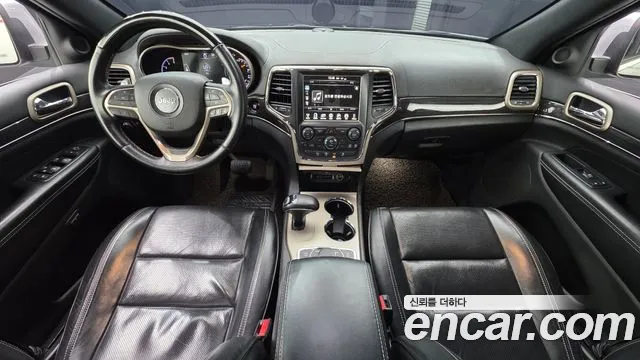 Jeep Cherokee — интерьер