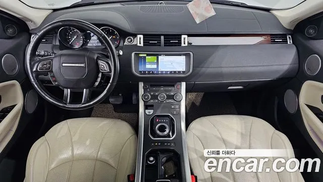 Land Rover Range Rover Evoque — интерьер