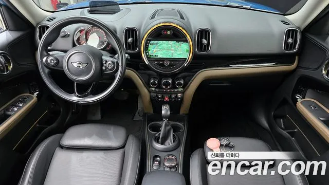 MINI Countryman — интерьер