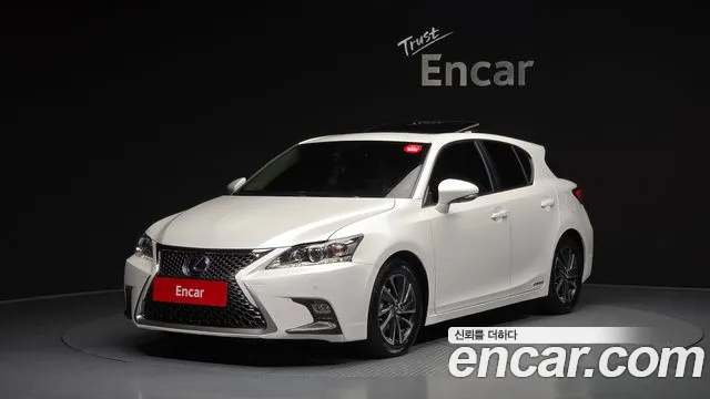 Lexus CT200h