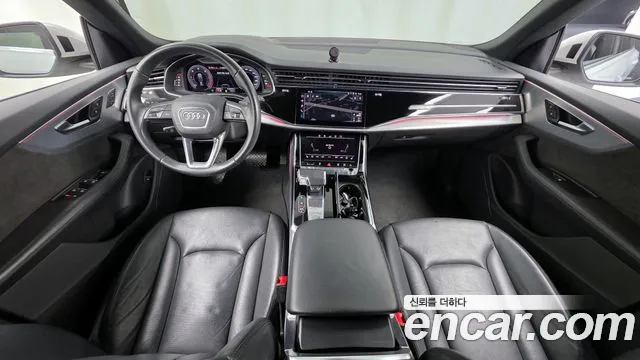 Audi Q8 — интерьер