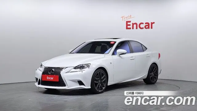 Lexus IS
