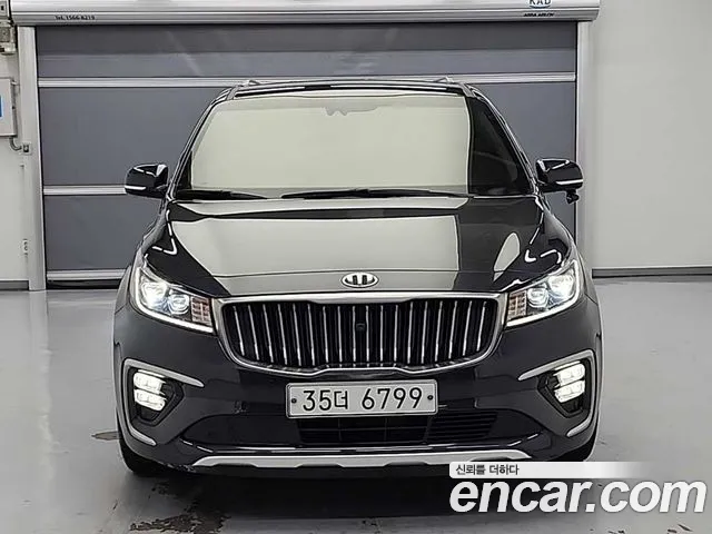 Kia Carnival — экстерьер