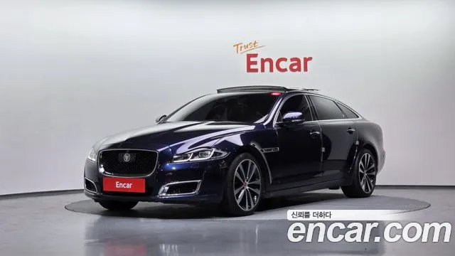 Jaguar XJ