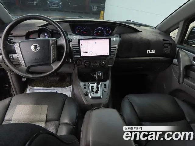 KG Mobility Korando — интерьер