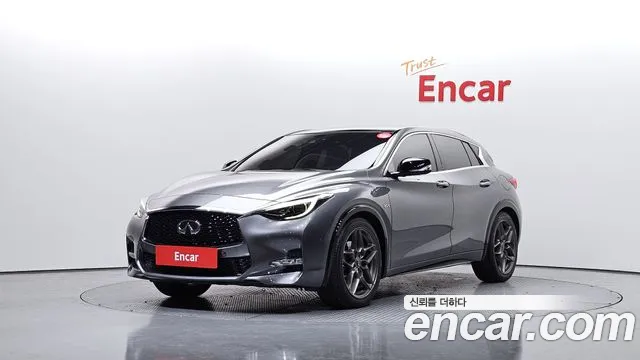 Infiniti Q30