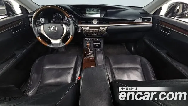 Lexus ES — интерьер