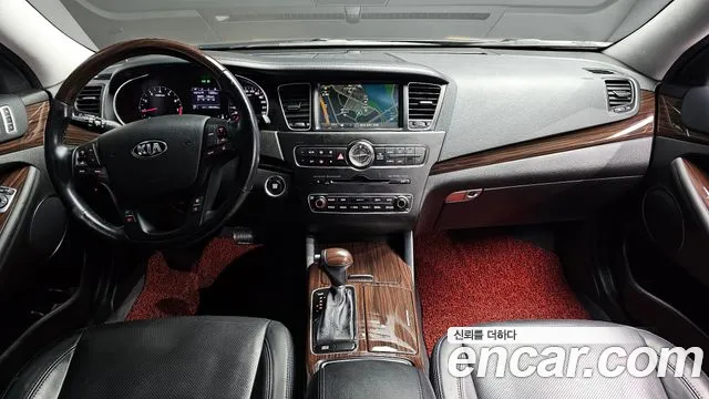 Kia K7 — интерьер