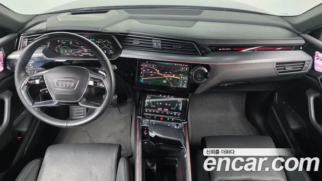Audi e-tron — интерьер