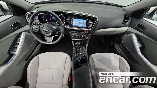Kia K5 — интерьер