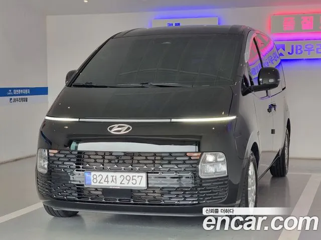 Hyundai Staria