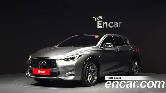 Infiniti Q30