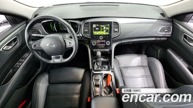 Renault Korea SM6 — интерьер