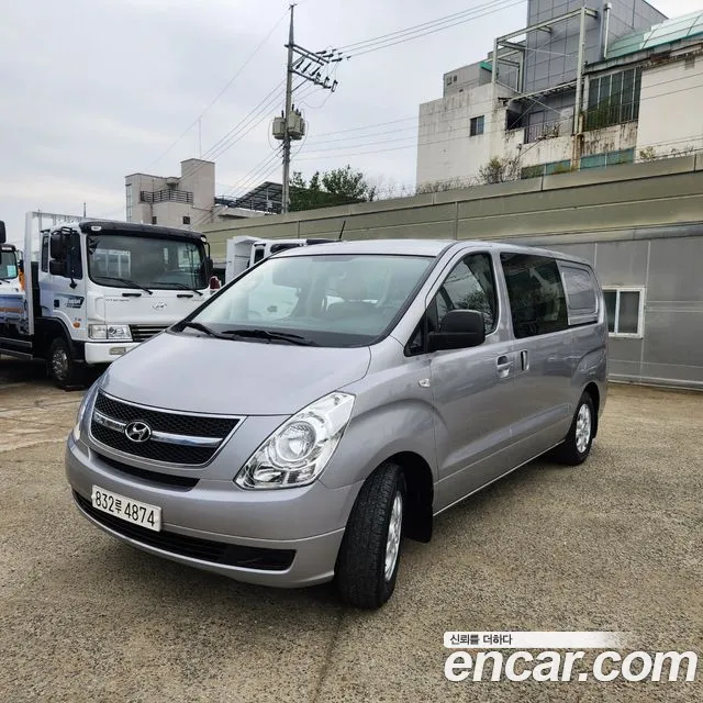 Hyundai Starex